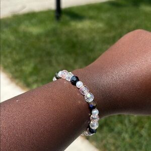 Elegant Black and White Beaded Bracelet